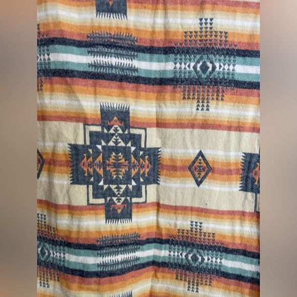 Mountain Isles Southwestern Patterned Button-Up Lightweight Flannel Shacket in M - Picture 7 of 7